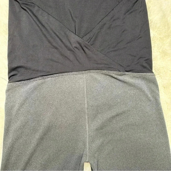 Isabel Maternity by Ingrid & Isabel Leggings Crossover Panel Black/Grey  Sz Med - Picture 12 of 16